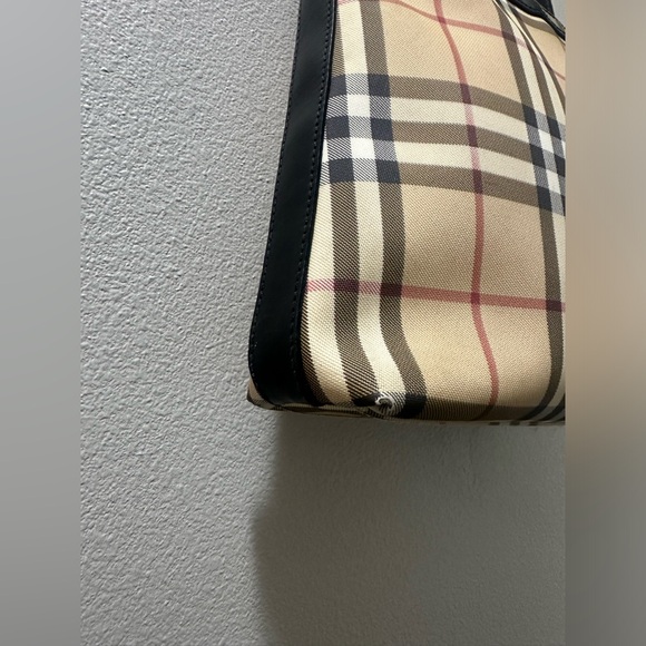 (Sale) Burberry London House Check Shoulder Bag - Picture 6 of 14